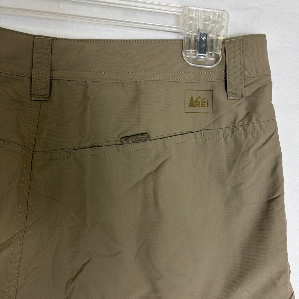 REI Sahara Cargo Shorts Womens 6 Khaki Tan Hiking Outdoor Nylon Gorp Travel - Picture 5 of 8